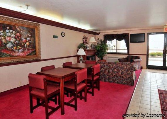 Econo Lodge Dexter Interior photo